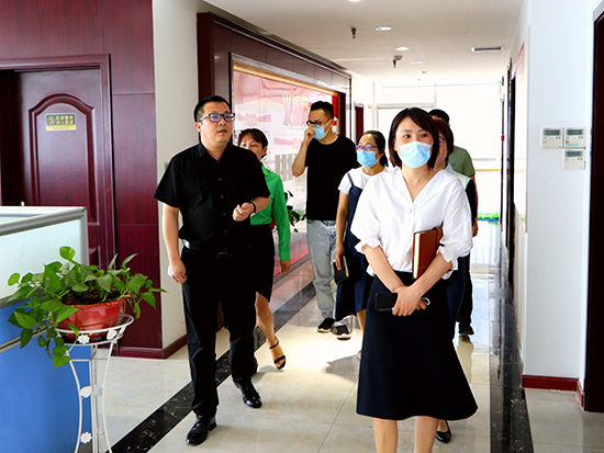 熱烈歡迎創(chuàng)新協(xié)同中心吳主任一行蒞臨火爆網(wǎng)參觀考察! 熱烈歡迎創(chuàng)新協(xié)同中心吳主任一行蒞臨火爆網(wǎng)參觀考察!