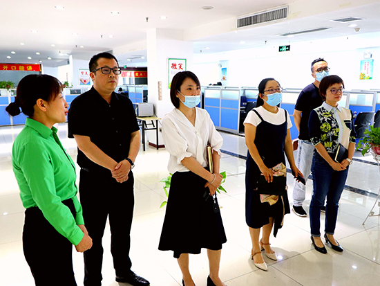 熱烈歡迎創(chuàng)新協(xié)同中心吳主任一行蒞臨火爆網(wǎng)參觀考察! 熱烈歡迎創(chuàng)新協(xié)同中心吳主任一行蒞臨火爆網(wǎng)參觀考察!