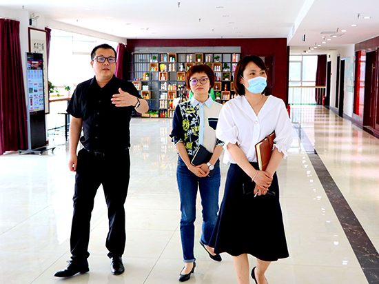 熱烈歡迎創(chuàng)新協(xié)同中心吳主任一行蒞臨火爆網(wǎng)參觀考察! 熱烈歡迎創(chuàng)新協(xié)同中心吳主任一行蒞臨火爆網(wǎng)參觀考察!