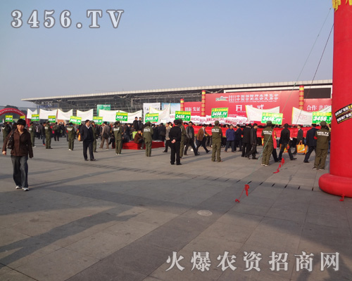 �𱬈F�չʾ�����Ҿ��ʵ�һ����