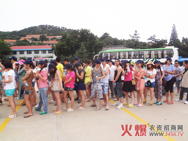 感受海風(fēng)、浪花和沙灘的風(fēng)情