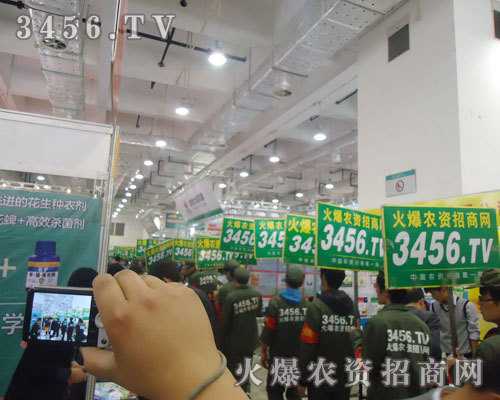 ��ͨ��ģ�����������֮̎�o�������˂����P(gu��n)ע�͚gӭ