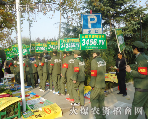 �Gɫ܊�b����������䪚�ص������A���˺ܶ��˵���A