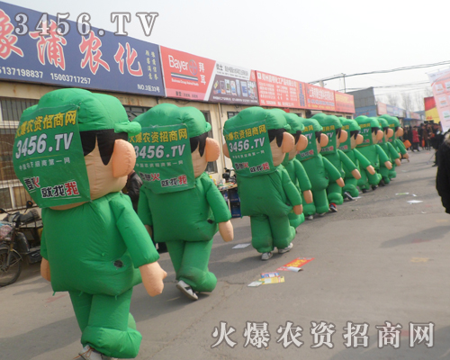 火爆農(nóng)資網(wǎng)為現(xiàn)場廠商帶來了精彩瞬間