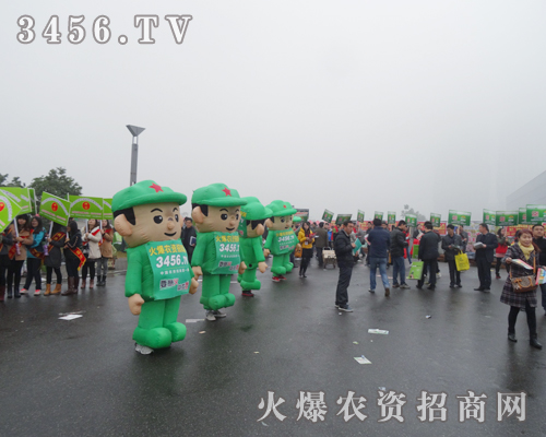 �𱬿ɐ۵����ނ���΢Ц���ڲ�������^������Ⱥ���к�