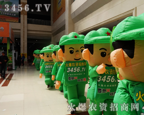 ��ͨ��ģ�ڕ�(hu��)��(ch��ng)���γ�һ���������L(f��ng)����