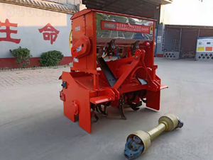 紅薯起壟覆膜機-興華農(nóng)業(yè)機械